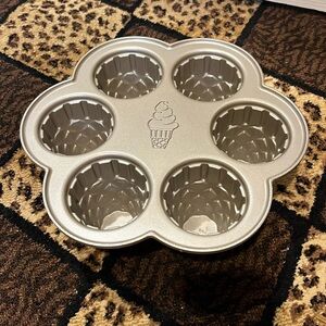 SALE! A fun project to make.It’s an ice cream cone cupcake pan for six cupcakes.